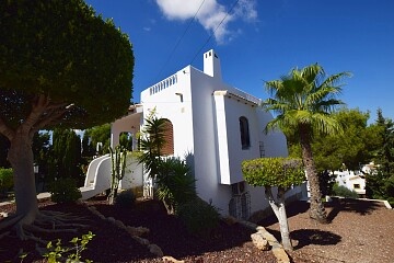 4 beds detached villa with golf views in Villamartin * in Ole International