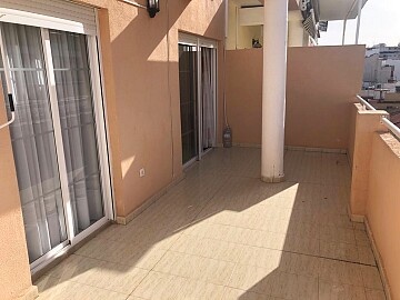 Takvåning med 2 sovrum och solarium 50 meter från stranden La Mata in Ole International