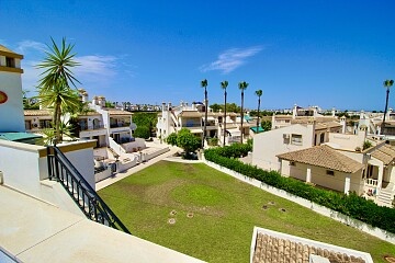 2 beds penthouse  with private roof terrace in Villamartin in Ole International