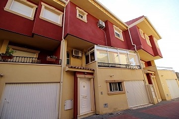 Large 3 bedrooms townhouse in Catral  in Ole International