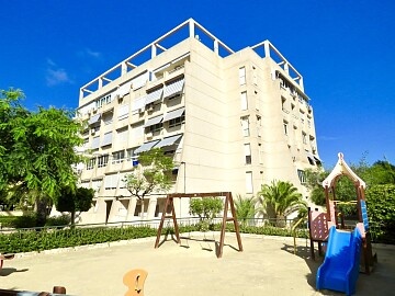 Apartamento de 2 dormitorios en Torrelamata para Alquiler Larga Temporada  * in Ole International