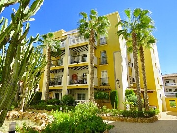 Apartamento de 2 dormitorios en Torrevieja cerca de La Playa Los Locos in Ole International
