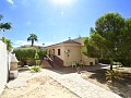 Villa met 3 slaapkamers en zwembad in Los Balcones in Ole International