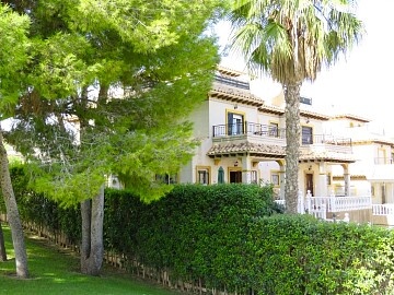 Herenhuis met 2 slaapkamers dicht bij de golf van Villamartín en Campoamor * in Ole International