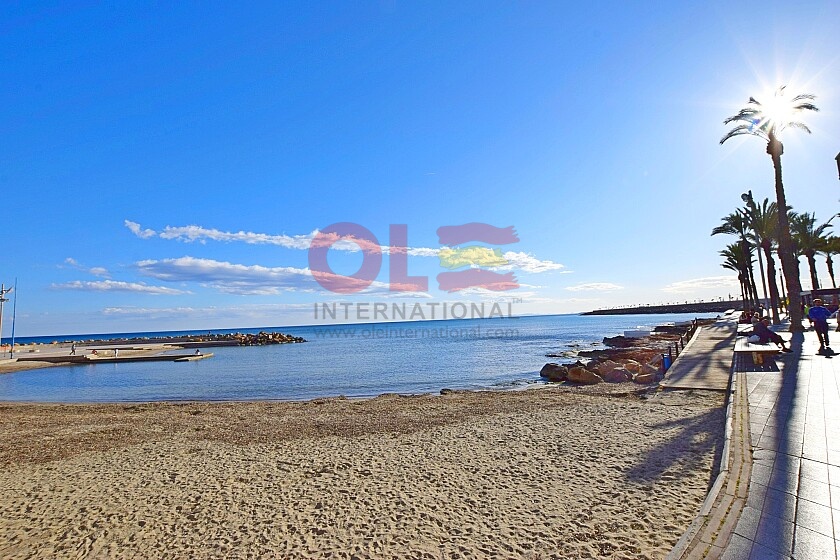 2 beds spacious apartment near the beach & promenade in town center  * in Ole International