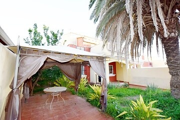 Herenhuis met 3 slaapkamers en grote tuin nabij de zee in het noorden van Torrevieja in Ole International