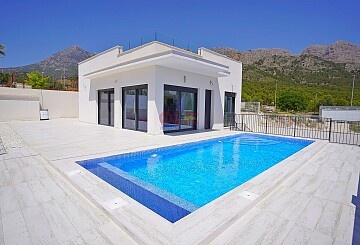 3 bedroom detached villas near Polop and Benidorm  in Ole International