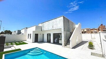 3 bedroom detached villas in El Pilar de la Horadada in Ole International