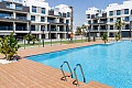Apartamenty 2 i 3 pokojowe z dużymi terenami zielonymi i basenem w Guardamar in Ole International