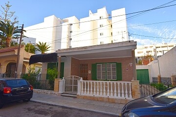 Old villa to renovate in town center of Torrevieja  in Ole International