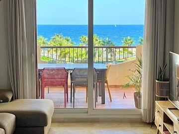 Appartement de 2 chambres près de la mer à Punta Prima in Ole International