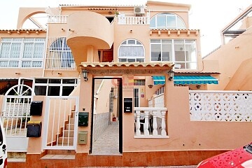 2 beds ground floor apartment 5 mins. walk to Playa Locos in Torrevieja in Ole International