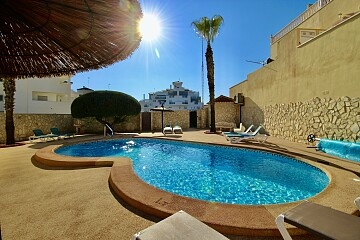2 bedroom townhouse near Villamartin * in Ole International