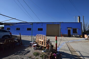 Casa de campo y taller en Los Montesinos  in Ole International