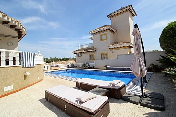 Villa met 5 slaapkamers met privé zwembad nabij Villamartín in Ole International