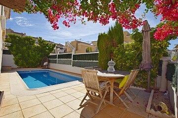 Villa mit 3 Schlafzimmern in der Nähe von Villamartín * in Ole International