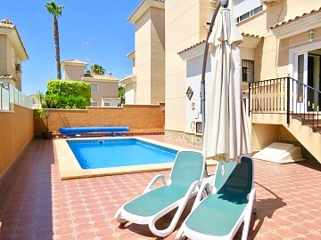 Villa con 3 camere da letto con piscina privata a Los Altos * in Ole International