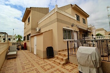Renovated semi-detached house with 3 bedrooms in Villamartín * in Ole International