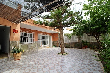 3 beds semidetached villa on one floor, with large garden, in Los Alcázares in Ole International