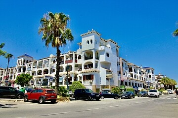 2-bedroom duplex apartment in Plaza de Villamartín in Ole International