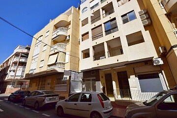 Locaux commerciaux près de l'Avenida Habaneras et de la Playa de los Locos in Ole International