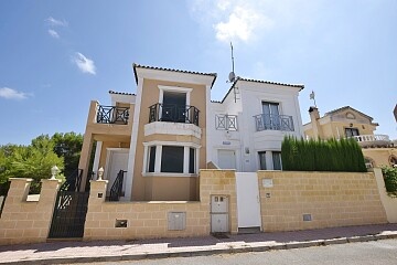 4 beds semidetached villas with private garden & basement near Ramblas & Campoamor Golf in Ole International