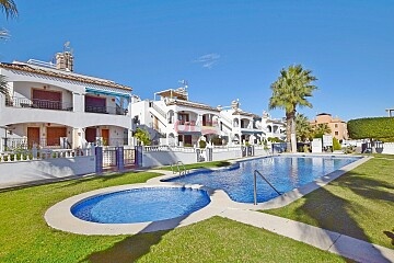 2 bedroom penthouse in Villamartín in Ole International