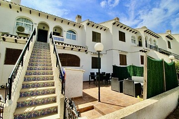 Apartamento de 2 dormitorios para ALQUILER LARGA TEMPORADA en Cabo Roig * in Ole International