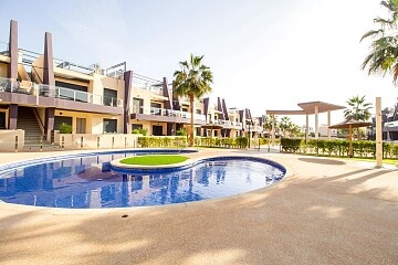 2 bedroom penthouse with private roof terrace by the beach in Mil Palmeras  in Ole International