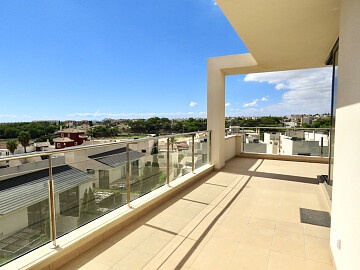 Penthouse de 3 chambres avec grand solarium à Los Dolses in Ole International