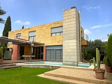 Detached villa with 4 bedrooms in Dehesa de Campoamor in Ole International
