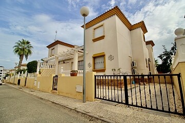 3 bedroom semi-detached house in Villamartín * in Ole International