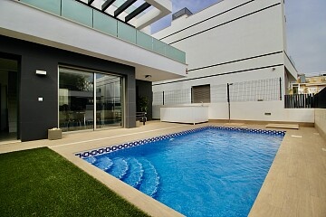 Luxurious independent villa with 3 bedrooms and private pool near Villamartín * in Ole International