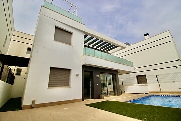 Lyxig fristående villa med 3 sovrum och privat pool nära Villamartín * in Ole International
