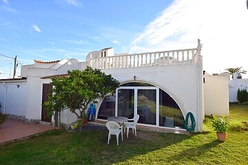 Doppelhaushälfte mit 2 Schlafzimmern in Playa Flamenca in Ole International