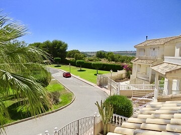 Villa con 3 camere da letto vicino a Villamartin in Ole International