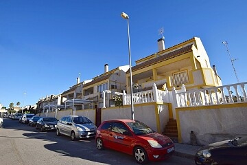 Large 4 bedrooms semidetached villa in Los Altos  * in Ole International