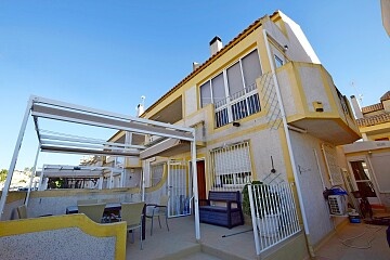 Large 4 bedrooms semidetached villa in Los Altos  * in Ole International
