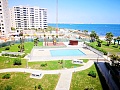 Apartamento de 3 dormitorios con vistas frontales al mar en Punta Prima  in Ole International