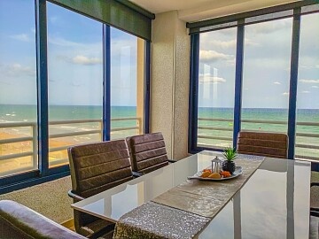 Apartament cu 2 camere cu vedere la mare pe plaja din La Mata in Ole International