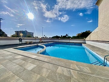 Apartamento planta baja de 2 dormitorios en La Zenia * in Ole International