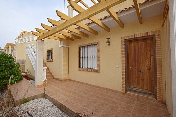 Casa bifamiliare con 2 camere da letto vicino a Villamartín e Campoamor Golf in Ole International