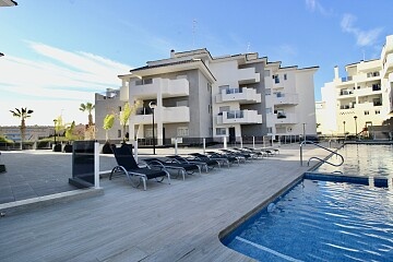 3 makuuhuoneen huoneisto lähellä Villamartínia, Ramblasia ja Campoamor Golfia in Ole International