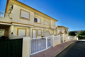 Gerenoveerd gelijkvloers appartement met 2 slaapkamers in Playa Flamenca in Ole International