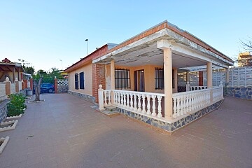 Villa individuelle de 3 chambres près de la mer à Torrevieja  in Ole International