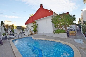 Geräumige Villa und Gästehaus mit 3 Schlafzimmern in Meeresnähe in Torrevieja in Ole International