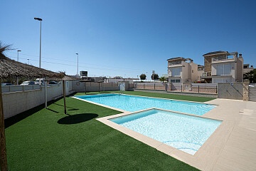 Bungalow au rez-de-chaussée de 3 chambres à Torrevieja  in Ole International