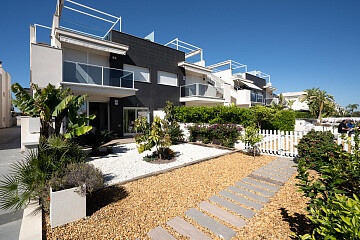 Bungalow im Erdgeschoss mit 3 Schlafzimmern in Torrevieja  in Ole International