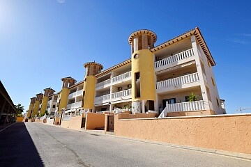 Penthouse met 2 slaapkamers en privésolarium nabij Cabo Roig in Ole International
