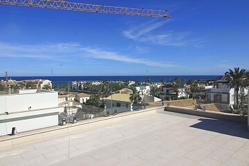 Freistehende Villa mit 5 Schlafzimmern und Meerblick in La Zenia in Ole International